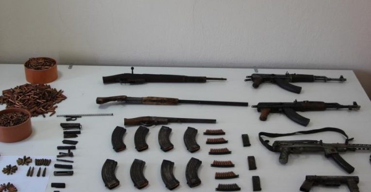 Goditet grupi i trafikantëve të armëve në Tiranë, ja skema me të cilën vepronin