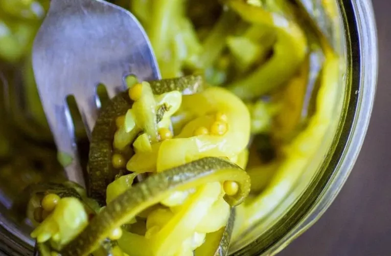 Pickled cucumbers in 10 minutes